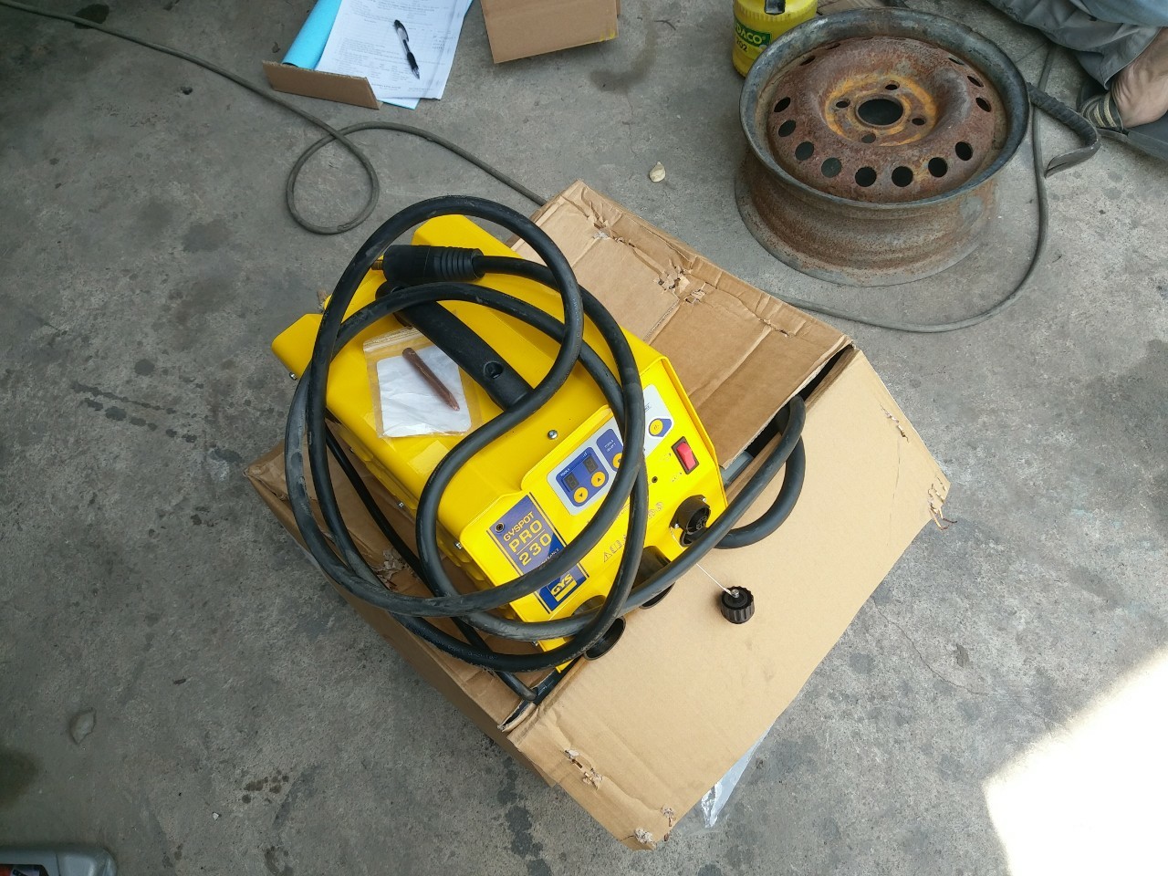 MÁY HÀN RÚT TÔN Ô TÔ GYS PRO230 PHÁP XÁCH TAY  GIÁ TỐT