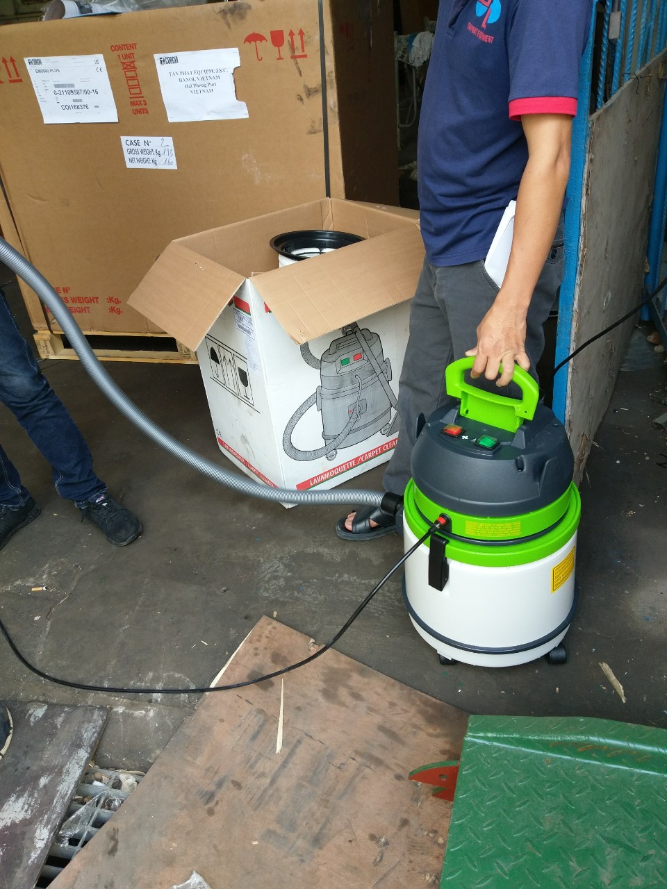 Máy dọn nội thất ô tô giá rẻ nhất TP HCM