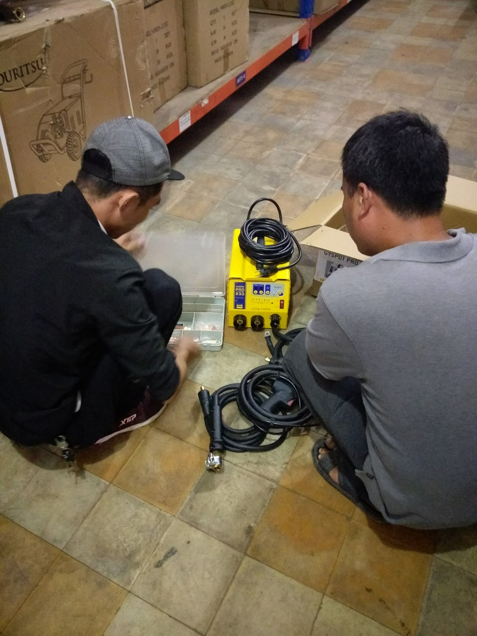Mua máy hàn giật tôn ô tô giá tốt ở đâu?